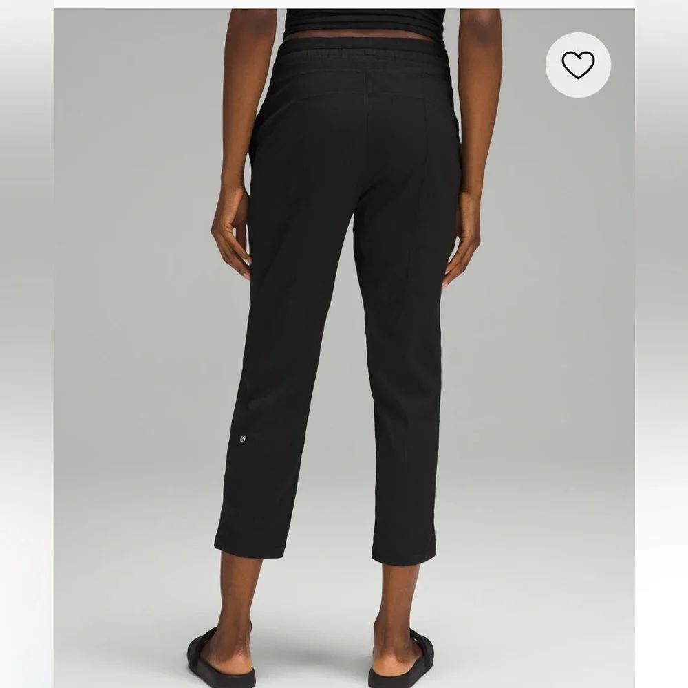 Lululemon Dance Studio MR Crop